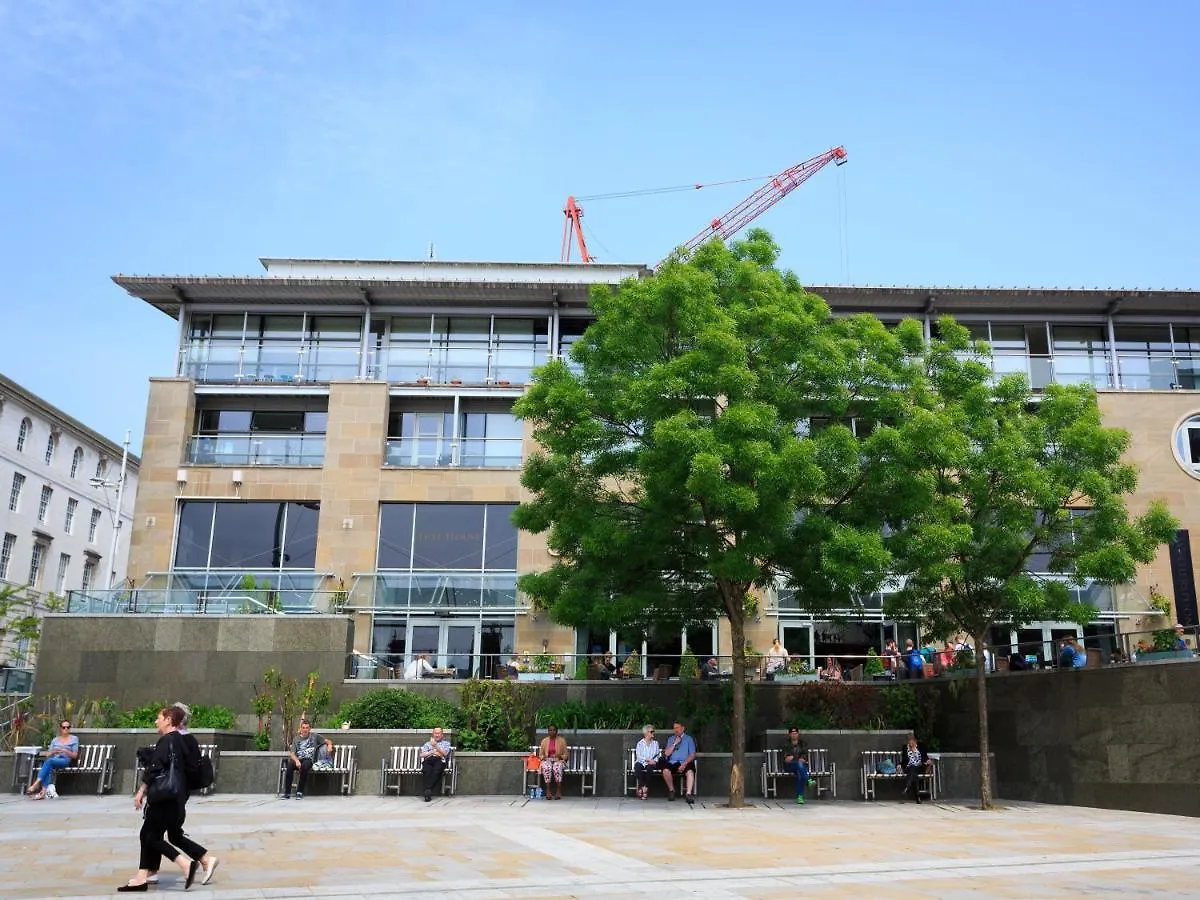 Live In Leeds Millenium Square Apartment Великобритания